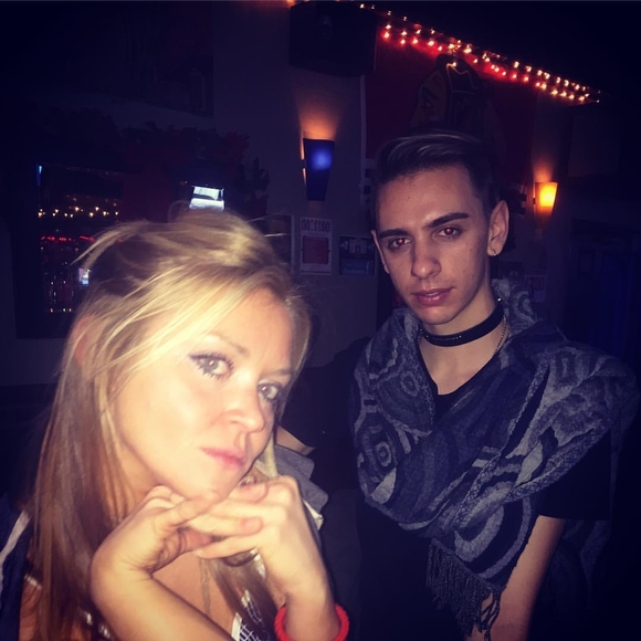 Meet your Posher, Alison - Picture 1 of 1